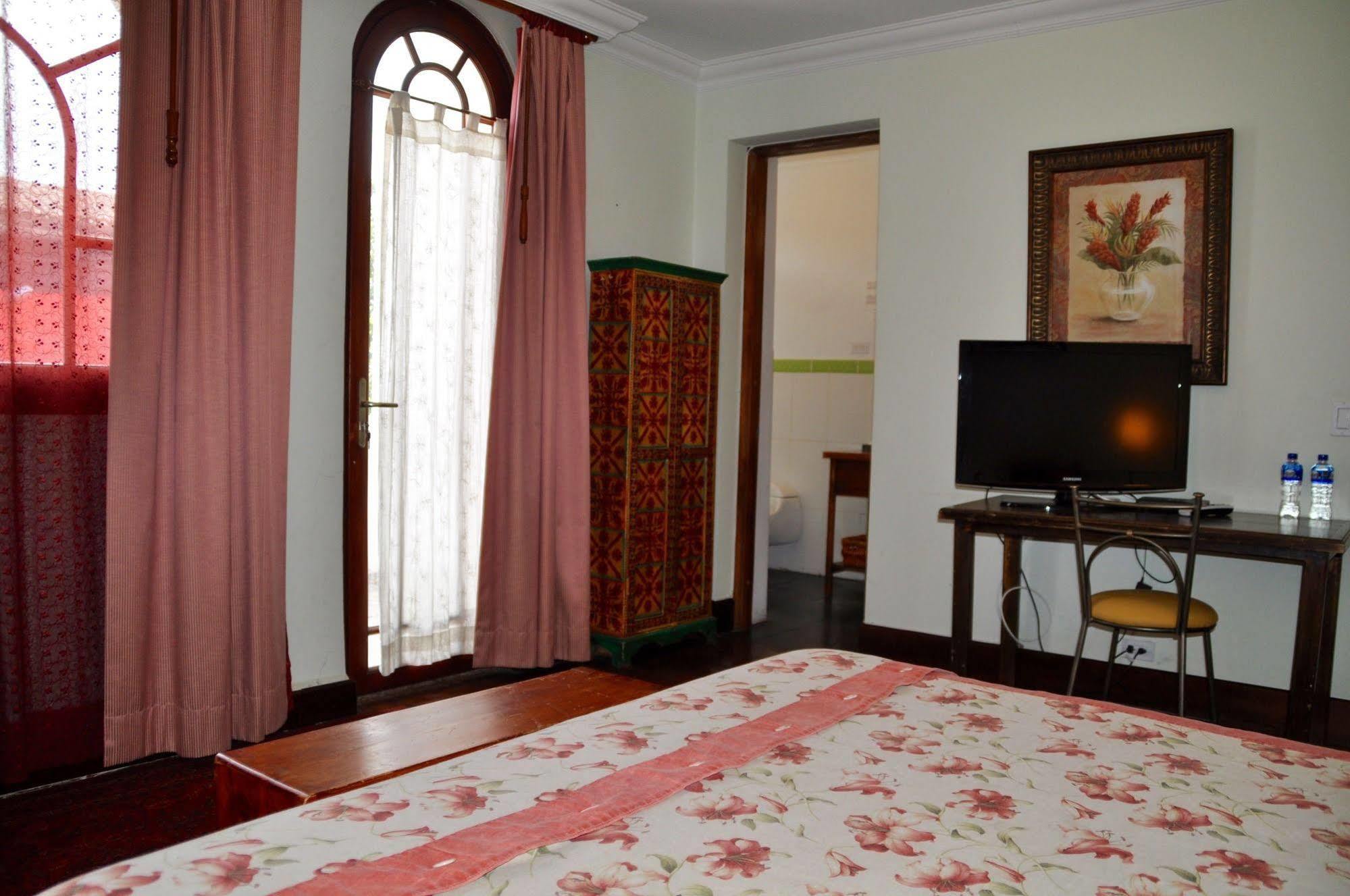 Boutique Hotel Casa Foch Кито Экстерьер фото